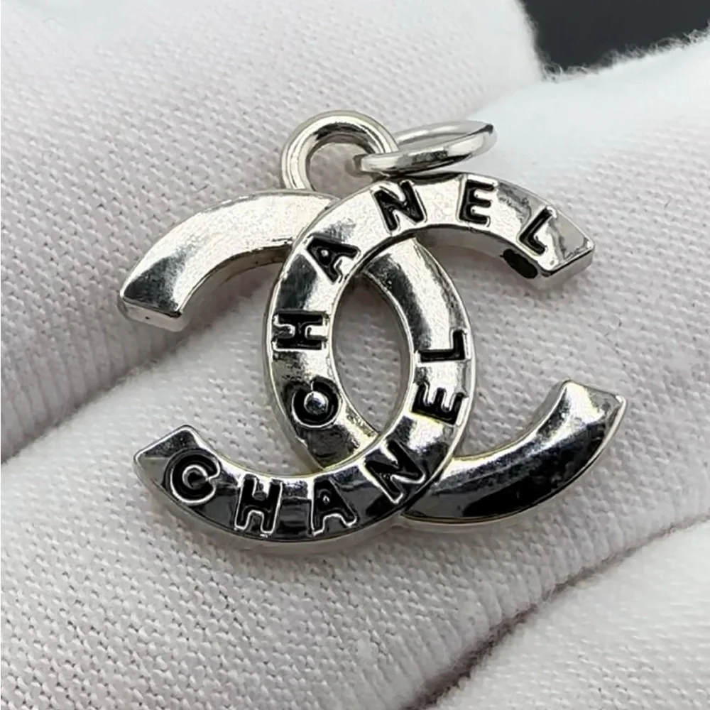 AUTHENTIC CHANEL SILVER TONE CC ZIPPER PULL PENDANT - Picture 2 of 6